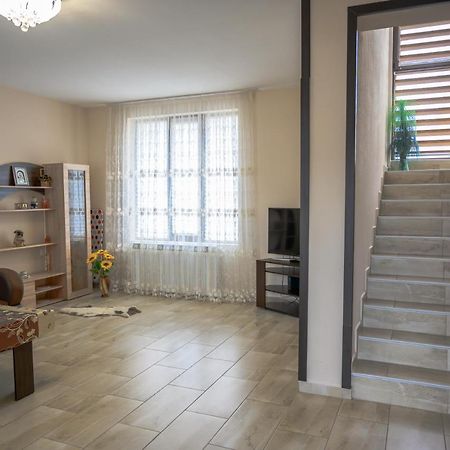 Къща За Гости „Жоро И Дани “ Villa Szapareva Banja Kültér fotó