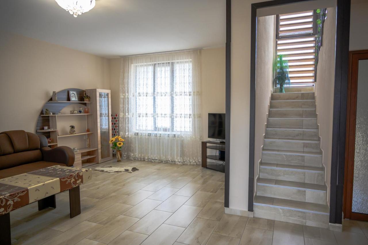 Къща За Гости „Жоро И Дани “ Villa Szapareva Banja Kültér fotó