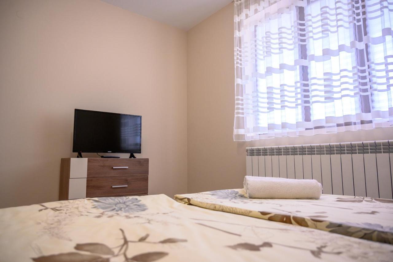 Къща За Гости „Жоро И Дани “ Villa Szapareva Banja Kültér fotó