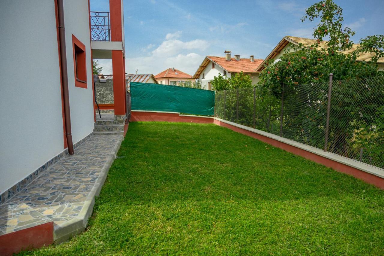 Къща За Гости „Жоро И Дани “ Villa Szapareva Banja Kültér fotó