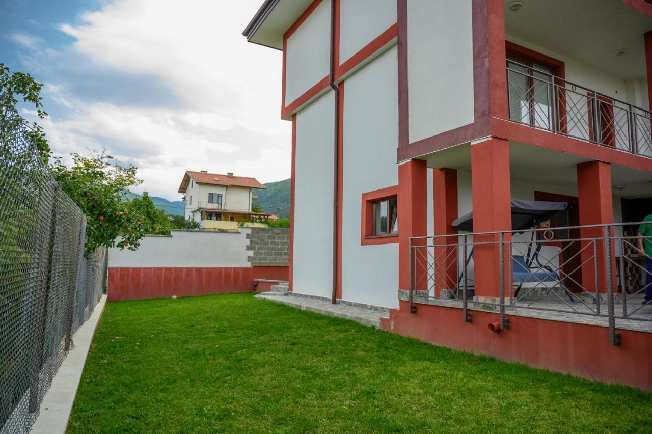 Къща За Гости „Жоро И Дани “ Villa Szapareva Banja Kültér fotó